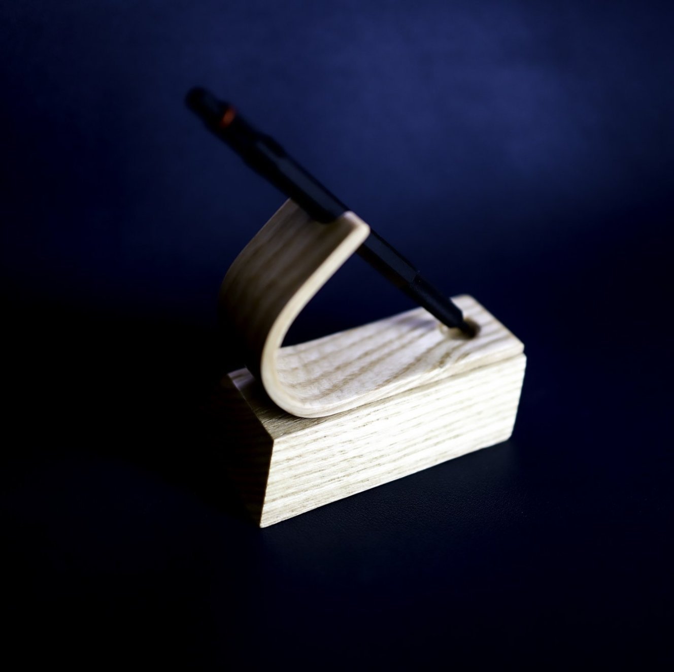 Suisse | Présentoir porte-stylo de luxe - Cendre